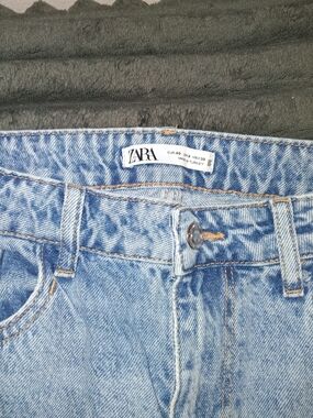 ZARA Light Blue Women's Jeans - Classic High Waist